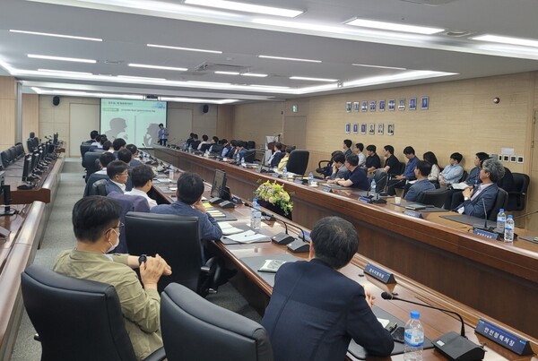 한국가스안전공사는 24일 부서장 이상 고위공직자를 대상으로 반부패･청렴 문화를 실천하기 위한 부패방지교육을 실시했다.