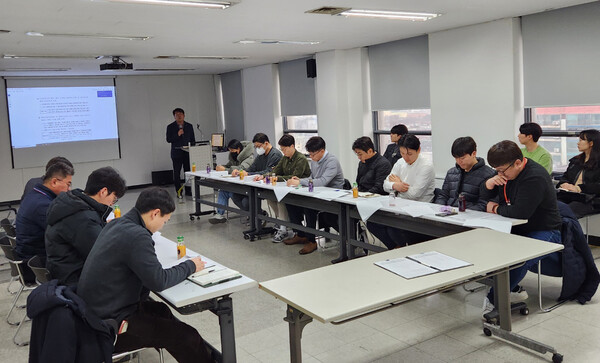 한국가스안전공사 경기광역본부는 지난 21일 삼성전자와 함께 K-반도체 산업지원과 규제 해소를 위한 간담회를 개최했다.