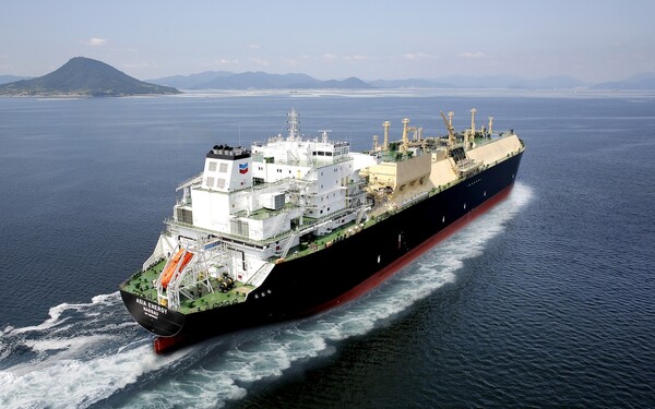 ▲ HD현대마린솔루션과 셰브론이 저탄소 선박으로 개조 예정인 LNG 운반선 아시아 에너지호